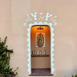 Dos Hermanas Casita 2 & 3 Downtown Courtyard