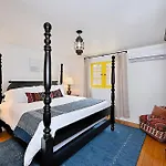 Dos Hermanas Casita 2 & 3 Downtown Courtyard Holiday home *