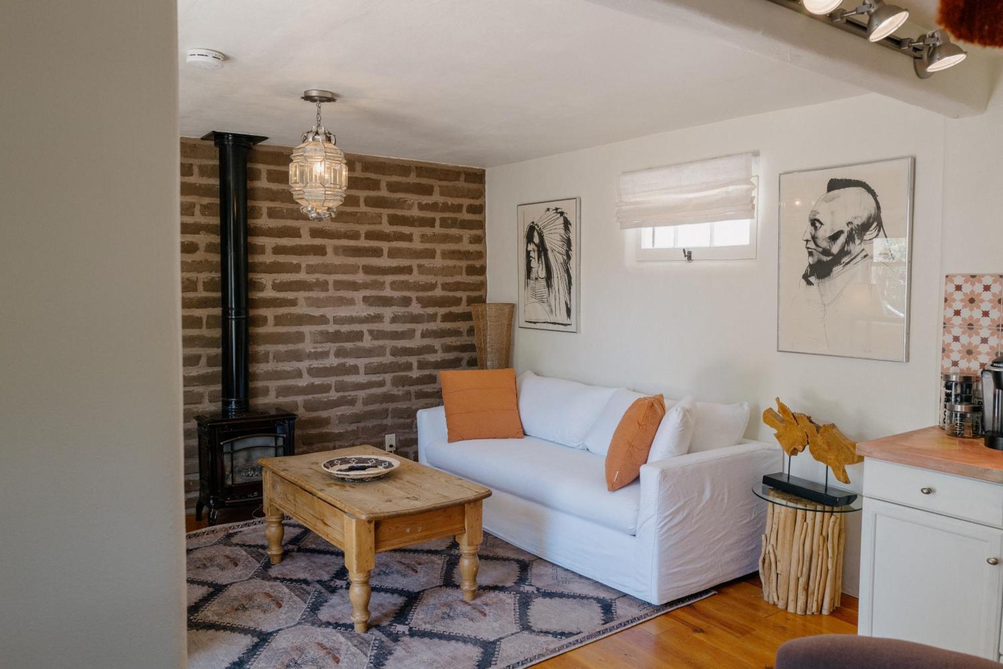 Dos Hermanas Casita 2 & 3 Downtown Courtyard Hébergement de vacances *