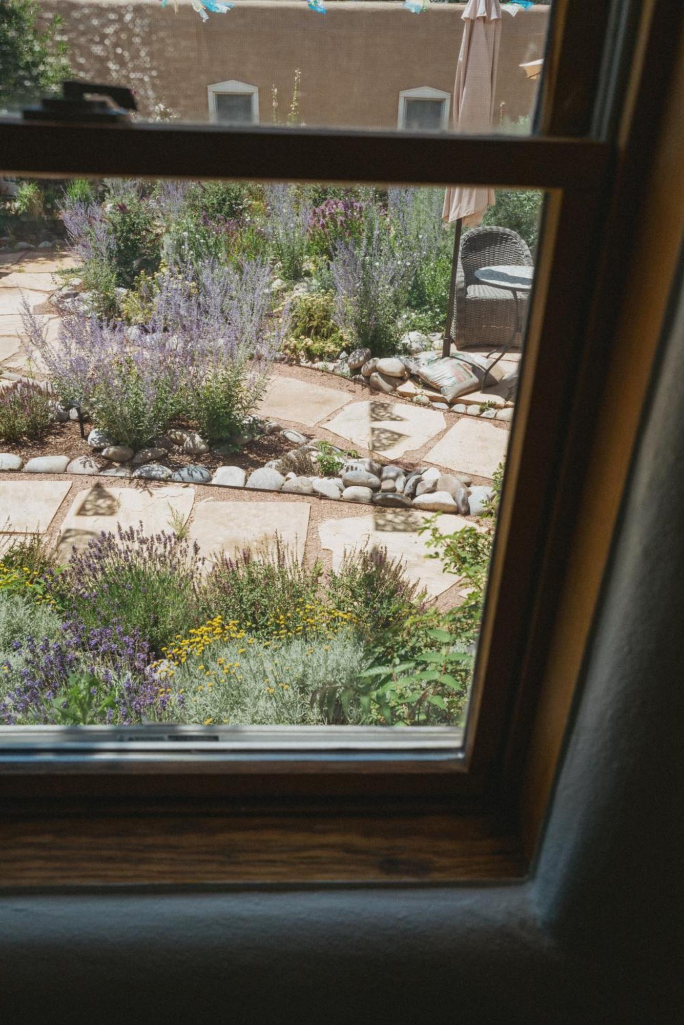 Dos Hermanas Casita 2 & 3 Downtown Courtyard